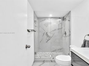1000 Parkview Dr 329, Hallandale Beach FL 33009
