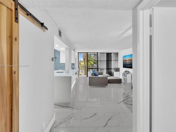 1000 Parkview Dr 329, Hallandale Beach FL 33009