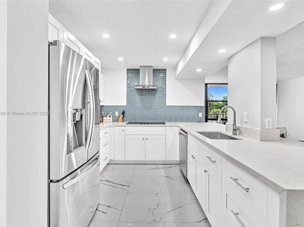 1000 Parkview Dr 329, Hallandale Beach FL 33009