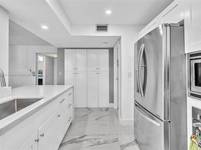 1000 Parkview Dr 329, Hallandale Beach FL 33009