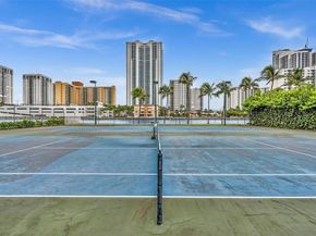 1000 Parkview Dr 329, Hallandale Beach FL 33009