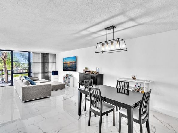1000 Parkview Dr 329, Hallandale Beach FL 33009
