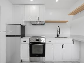 1411 NW 40th St, Miami FL 33142