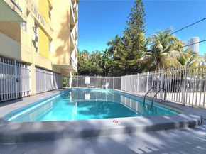 453 SW 2nd St 306C, Miami FL 33130