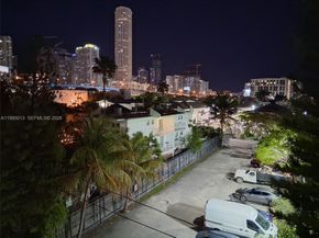 453 SW 2nd St 306C, Miami FL 33130