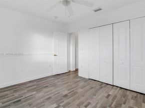 17710 NW 73rd Ave 20120, Hialeah FL 33015