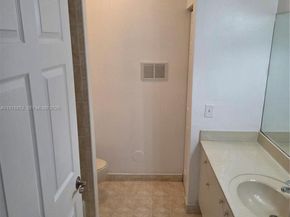 2630 NE 3rd Dr 101, Homestead FL 33033