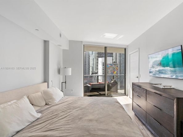 801 S Miami Ave 1603, Miami FL 33130