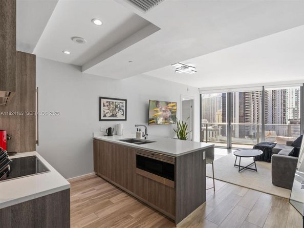 801 S Miami Ave 1603, Miami FL 33130