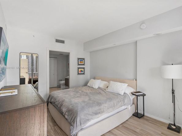 801 S Miami Ave 1603, Miami FL 33130