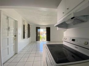 1855 Plunkett St 101, Hollywood FL 33020