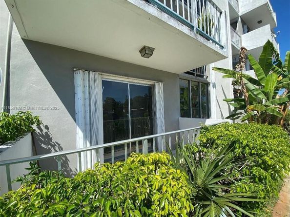 1855 Plunkett St 101, Hollywood FL 33020