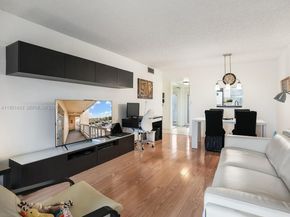 9370 Sunrise Lakes Blvd 308, Sunrise FL 33322