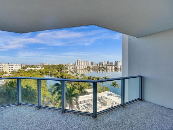 17301 Biscayne Blvd 708, North Miami Beach FL 33160