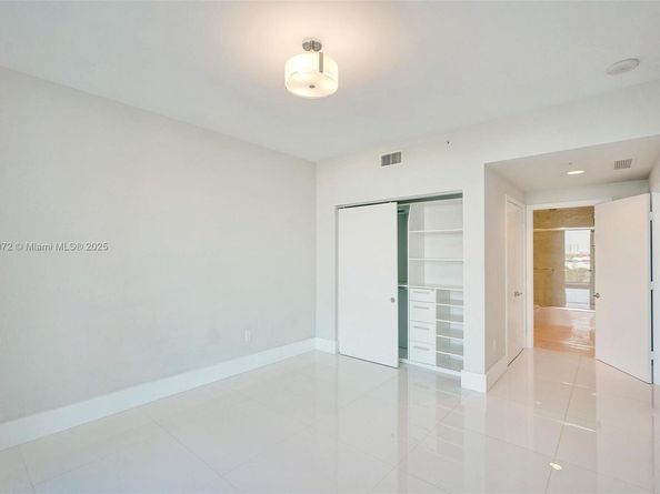 17301 Biscayne Blvd 708, North Miami Beach FL 33160