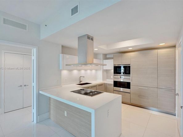 17301 Biscayne Blvd 708, North Miami Beach FL 33160