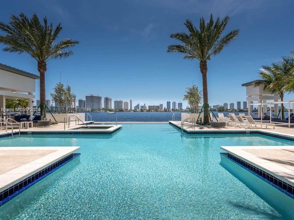 17301 Biscayne Blvd 708, North Miami Beach FL 33160