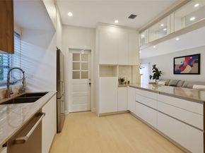 3760 Royal Palm Ave, Miami Beach FL 33140