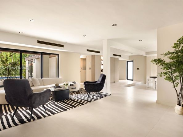 2805 SW 4th Ave, Miami FL 33129