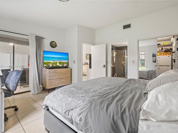 21240 Harbor Way 28528, Aventura FL 33180