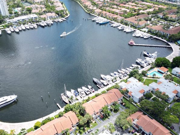 21240 Harbor Way 28528, Aventura FL 33180