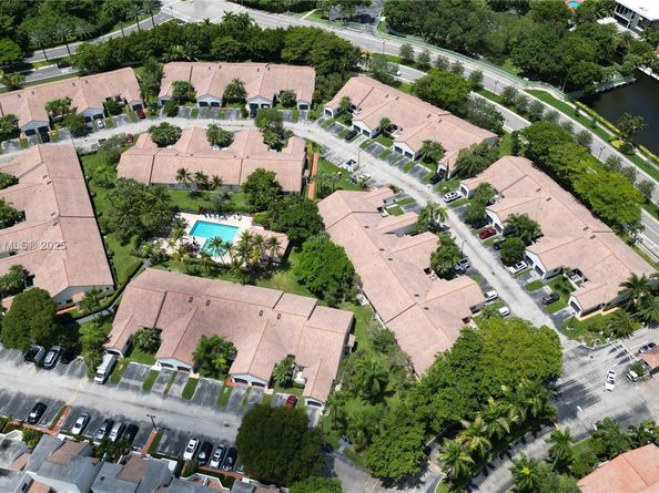 21240 Harbor Way 28528, Aventura FL 33180