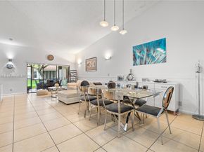 21240 Harbor Way 28528, Aventura FL 33180
