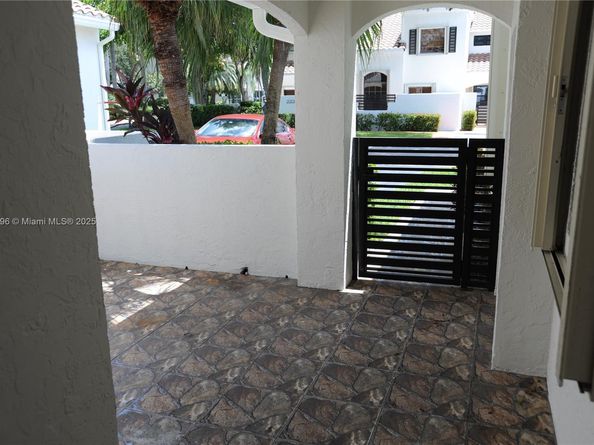 21240 Harbor Way 28528, Aventura FL 33180