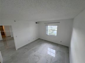 8260 SW 210th St 302, Cutler Bay FL 33189