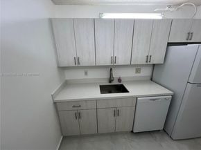 8260 SW 210th St 302, Cutler Bay FL 33189