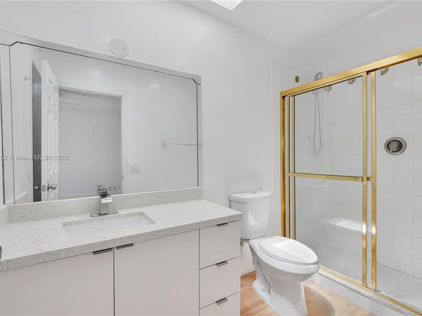 1194 Hillsboro Mile 72, Hillsboro Beach FL 33062
