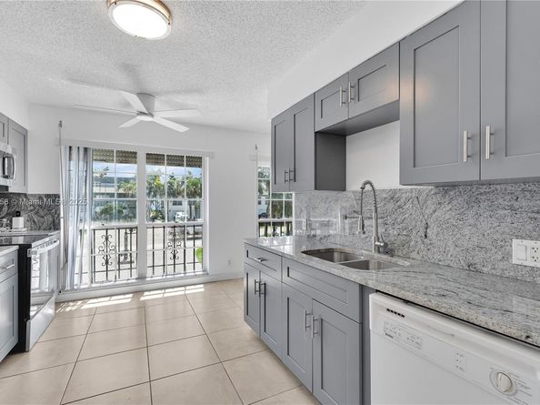 1194 Hillsboro Mile 72, Hillsboro Beach FL 33062