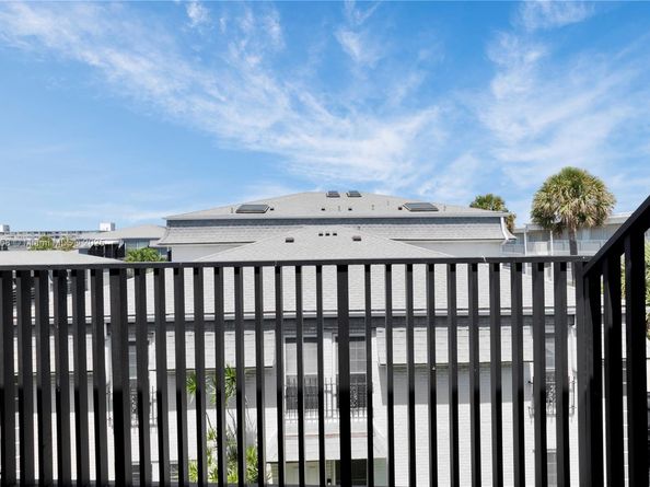 1194 Hillsboro Mile 72, Hillsboro Beach FL 33062