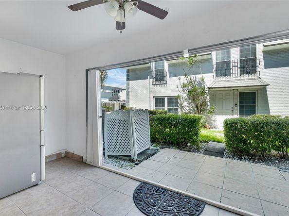 1194 Hillsboro Mile 72, Hillsboro Beach FL 33062