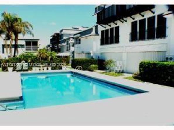 1194 Hillsboro Mile 72, Hillsboro Beach FL 33062