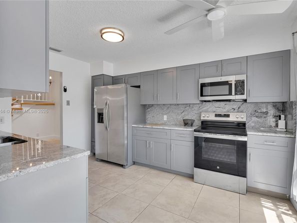 1194 Hillsboro Mile 72, Hillsboro Beach FL 33062