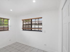 687 W 39th Pl, Hialeah FL 33012