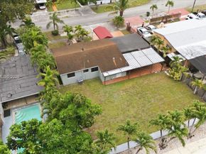 687 W 39th Pl, Hialeah FL 33012