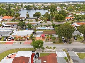 687 W 39th Pl, Hialeah FL 33012