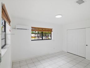 687 W 39th Pl, Hialeah FL 33012