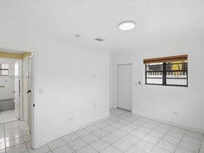 687 W 39th Pl, Hialeah FL 33012