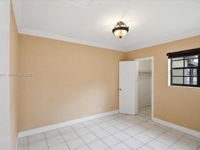687 W 39th Pl, Hialeah FL 33012