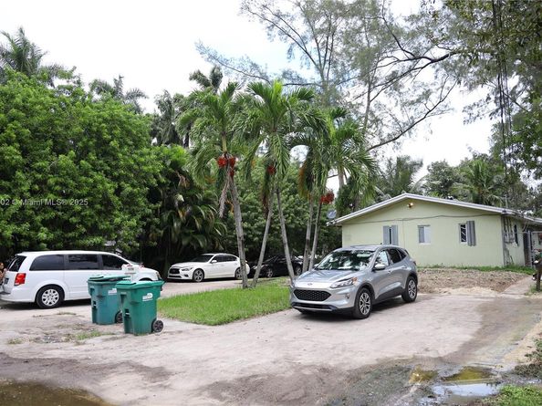 11735 NW 22nd Ct, Miami FL 33167