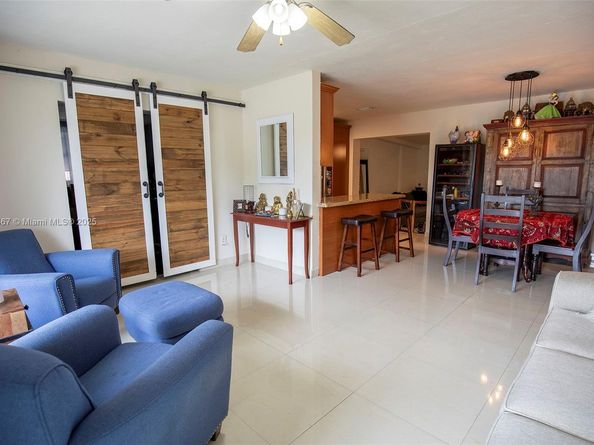 6445 S Funston St, Hollywood FL 33023