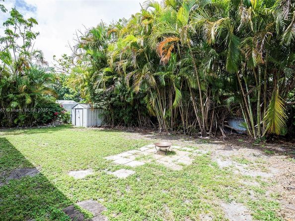 6445 S Funston St, Hollywood FL 33023