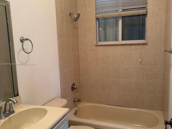 9058 SW 161st Ter, Palmetto Bay FL 33157