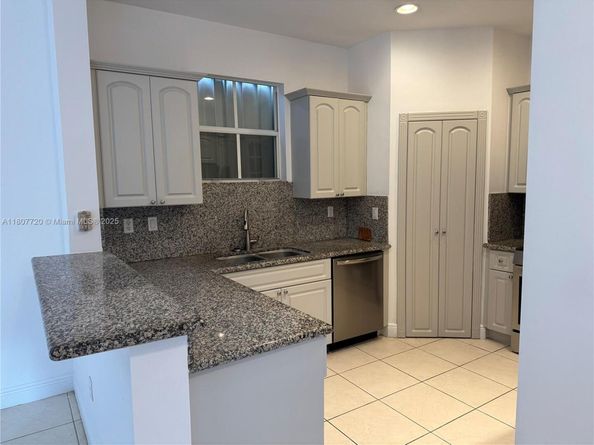 9058 SW 161st Ter, Palmetto Bay FL 33157