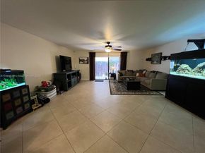 11579 NW 2nd St, Plantation FL 33325