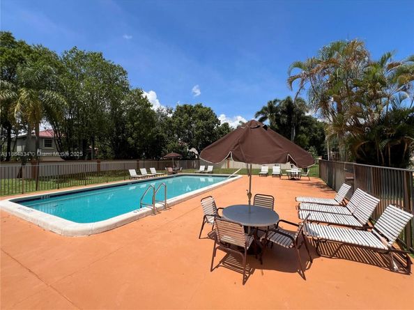 11579 NW 2nd St, Plantation FL 33325