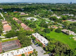 11579 NW 2nd St, Plantation FL 33325